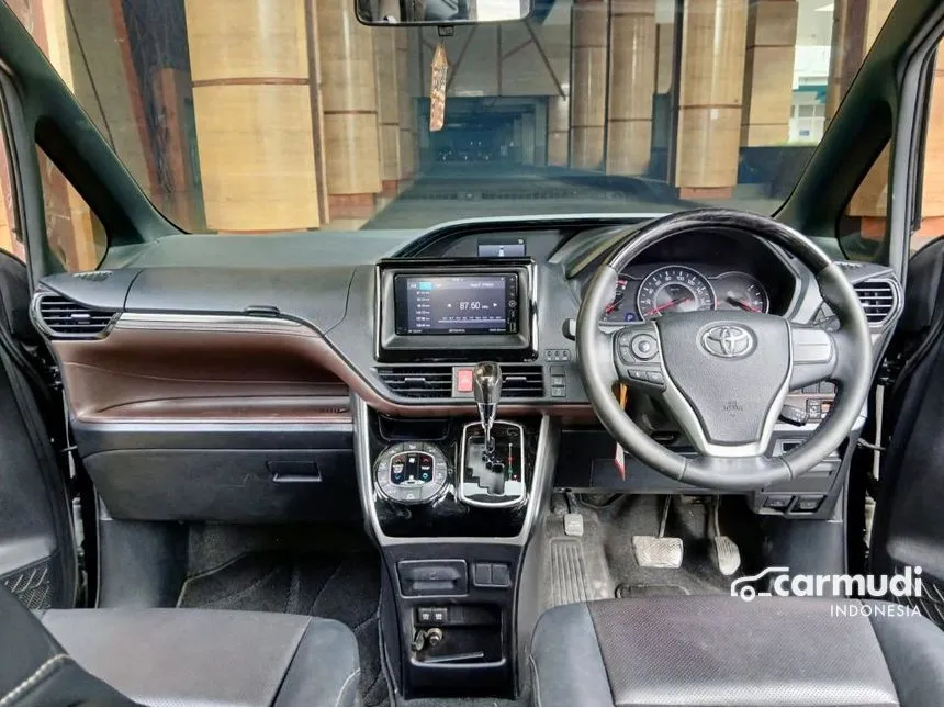 2018 Toyota Voxy MPV