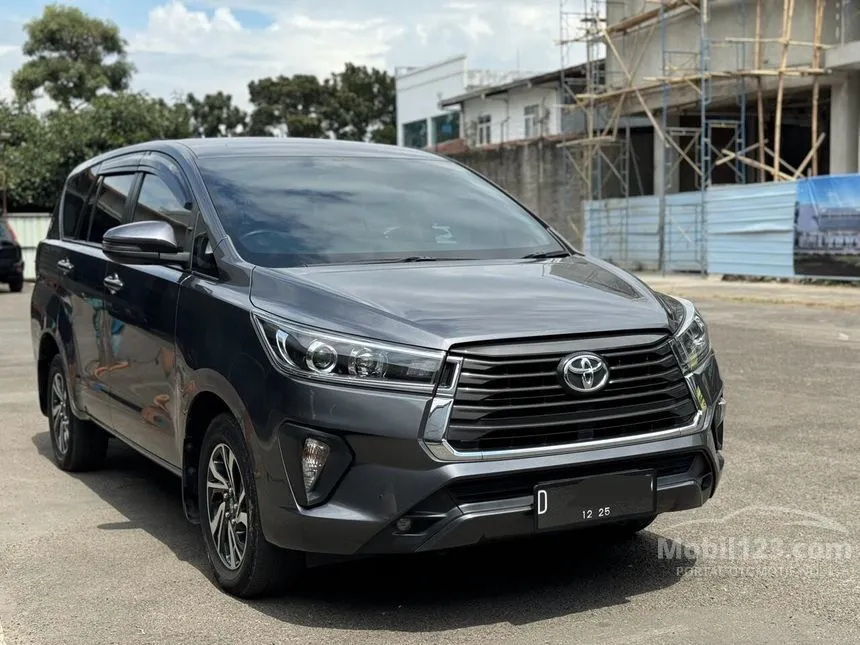 Jual Mobil Toyota Kijang Innova 2021 V 2.4 di Jawa Barat Automatic MPV Abu