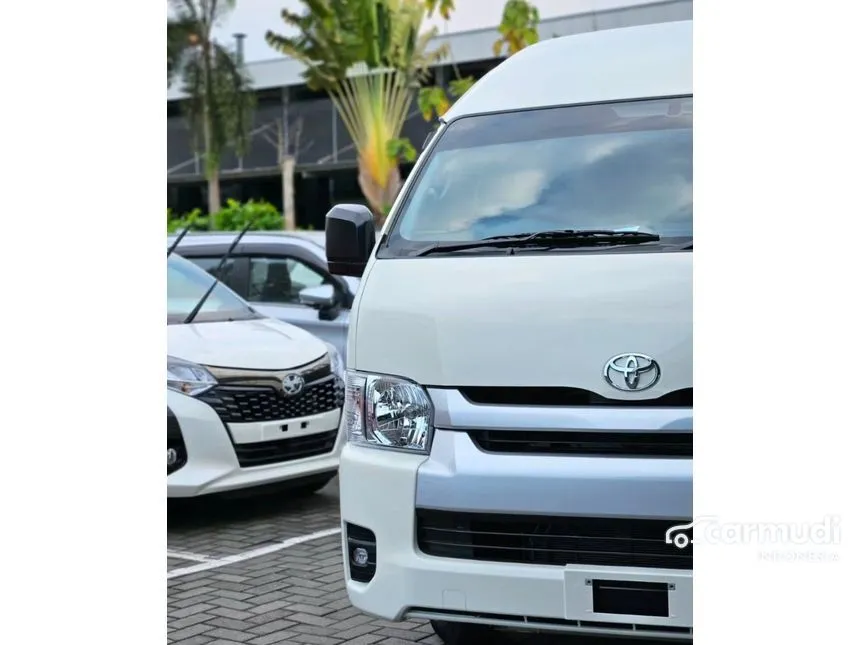 2025 Toyota Hiace Commuter Van