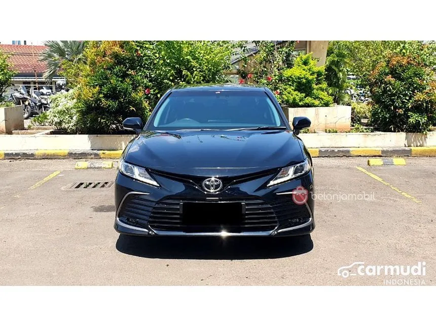 2022 Toyota Camry V (Premium Color) Sedan