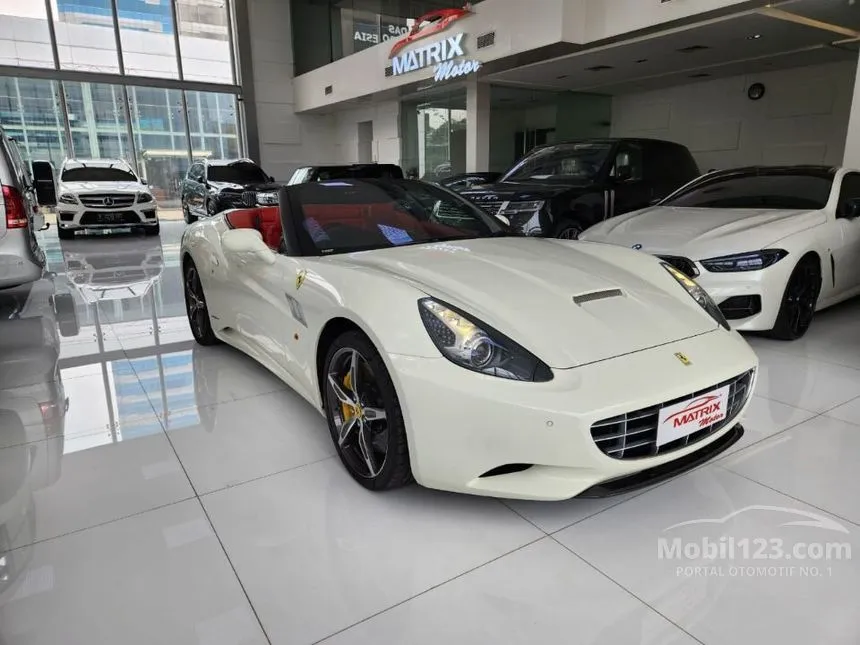 Jual Mobil Ferrari California 2014 California 4.3 di DKI Jakarta Automatic Convertible Putih Rp 3.650.000.000