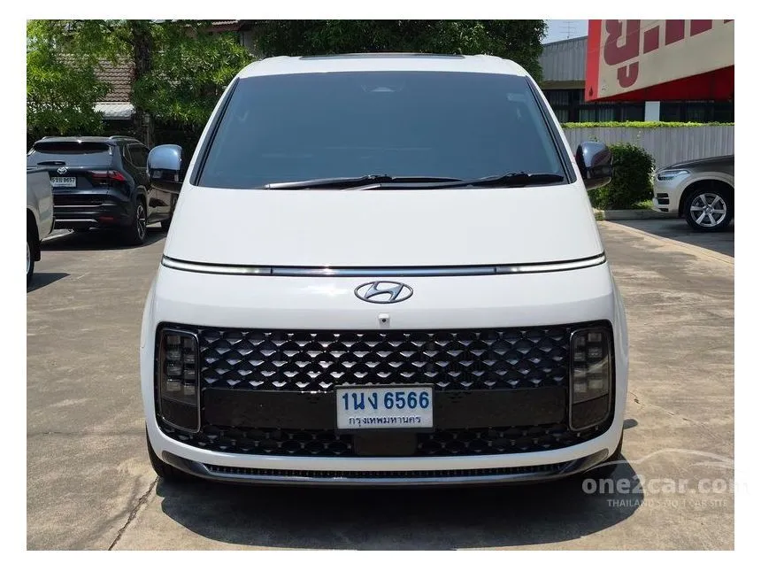 2022 Hyundai Staria Premium Van