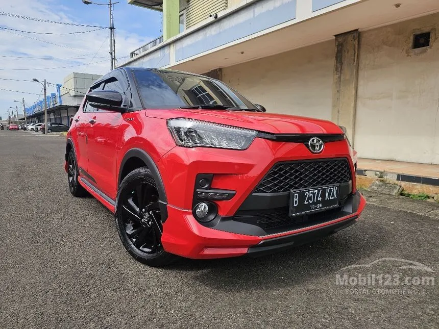 Jual Mobil Toyota Raize 2021 GR Sport TSS (2 Tone) 1.0 di Jawa Barat Automatic SUV Merah Rp 200.000.000