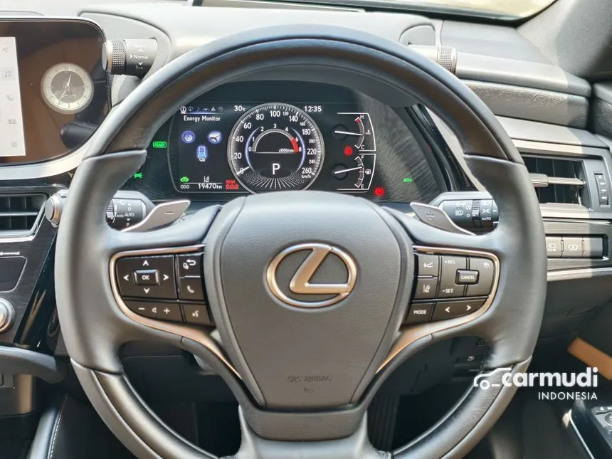 2023 Lexus ES 300h Ultra Luxury Sedan