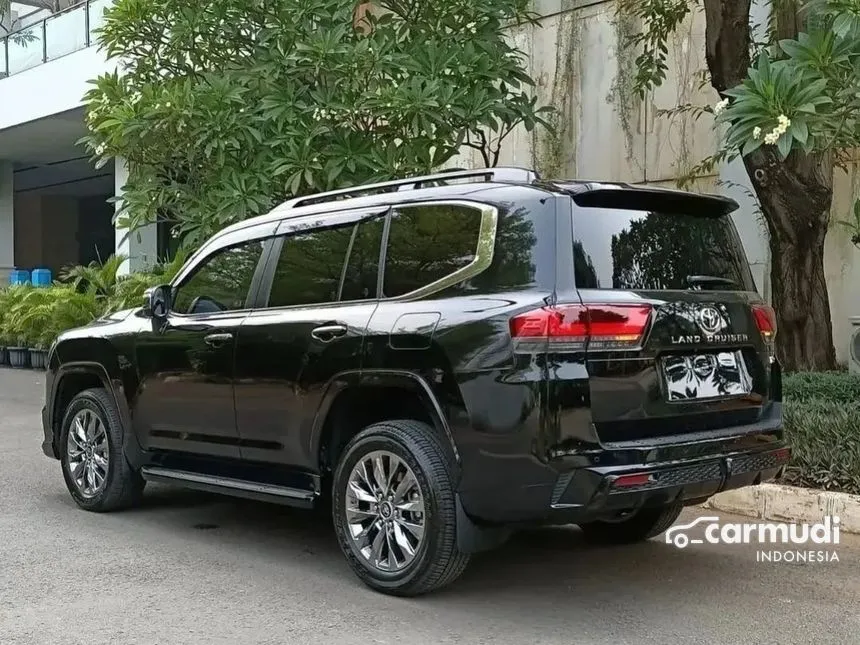 2024 Toyota Land Cruiser VX-R 70th Anniversary SUV