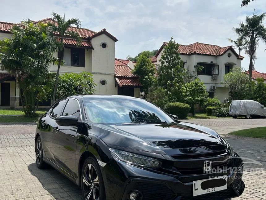 Jual Mobil Honda Civic 2018 E 1.5 di Jawa Timur Automatic Hatchback Hitam Rp 385.000.000