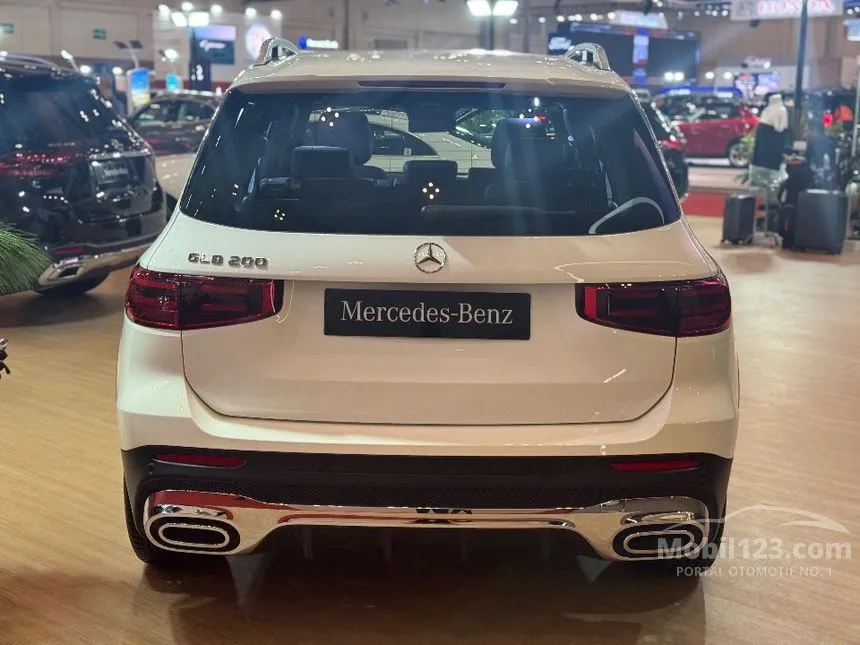 2025 Mercedes-Benz GLB200 AMG Line SUV