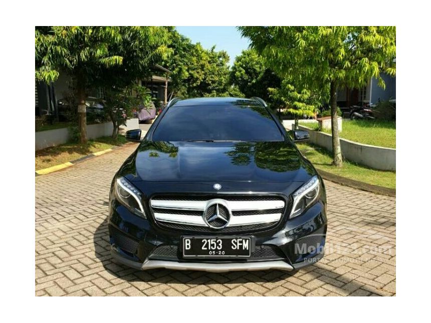 2015 Mercedes-Benz GLA200 Sport SUV