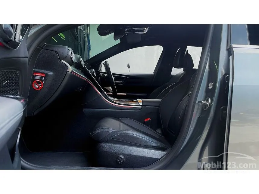 2022 Mercedes-Benz C200 Avantgarde Line Sedan