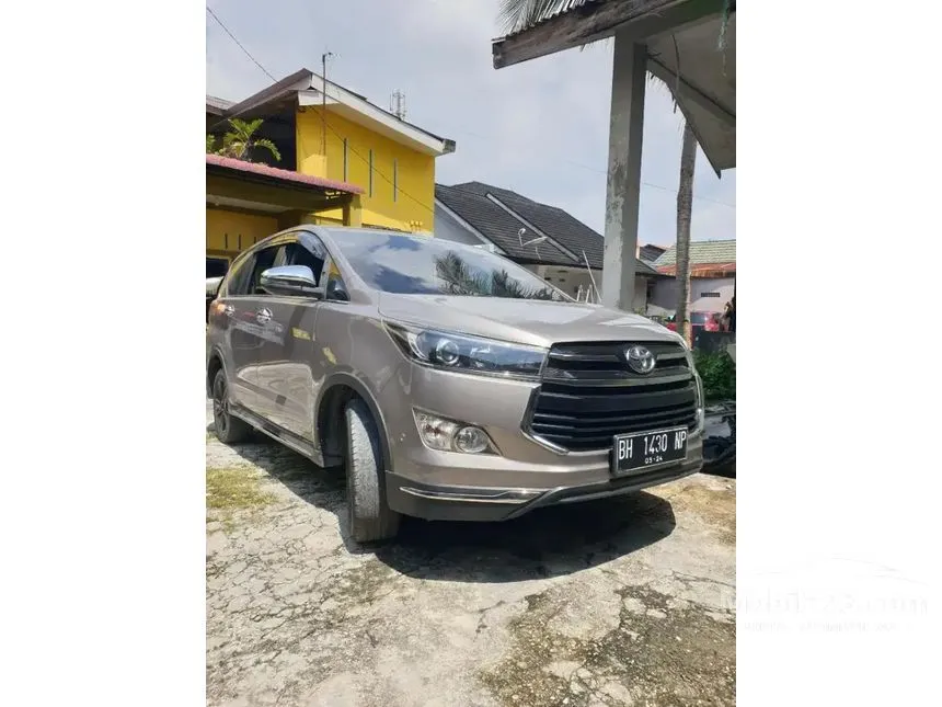 Jual Mobil Toyota Innova Venturer 2018 2.0 di Riau Manual Wagon Abu