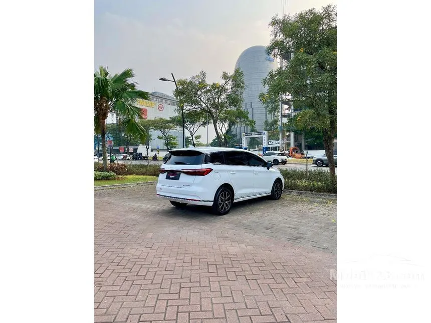 2025 BYD M6 Standard 7 Seater MPV
