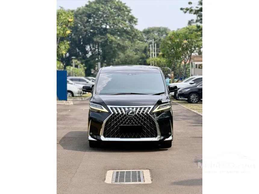 2021 Lexus LM 350 7 Seater MPV