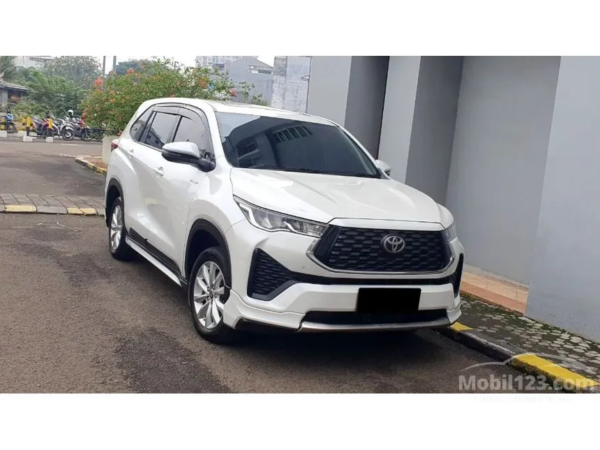 2024 Toyota Kijang Innova Zenix V HV (Premium Color) MPV