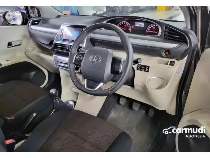 2016 Toyota Sienta V MPV