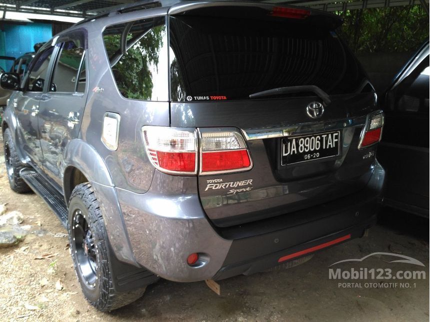 Jual Mobil  Toyota Fortuner  2010 G Luxury 2 7 di Kalimantan  