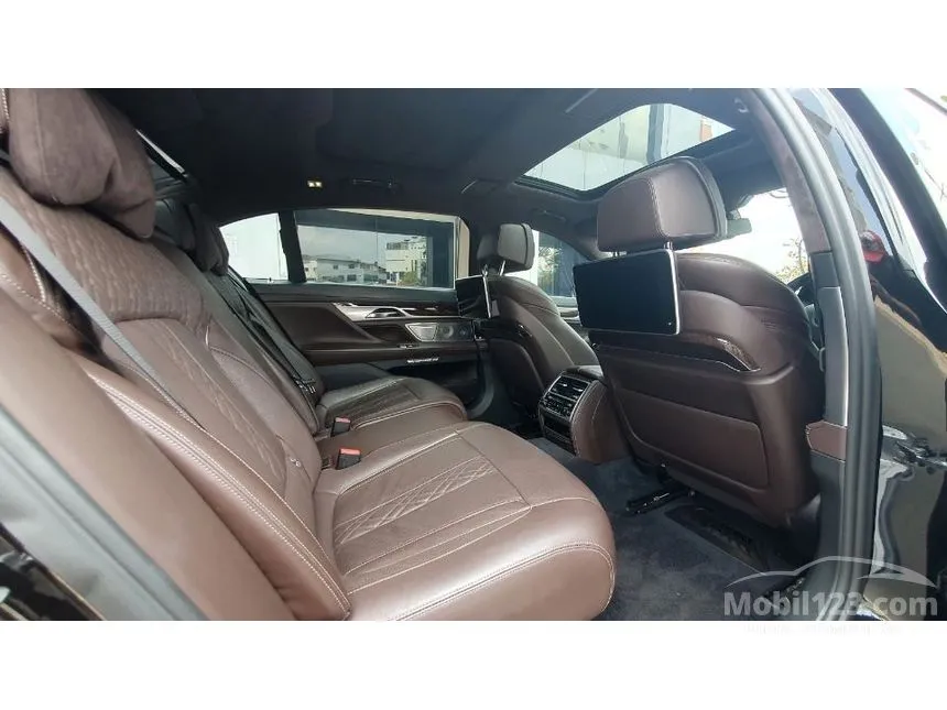 2017 BMW 740Li Sedan