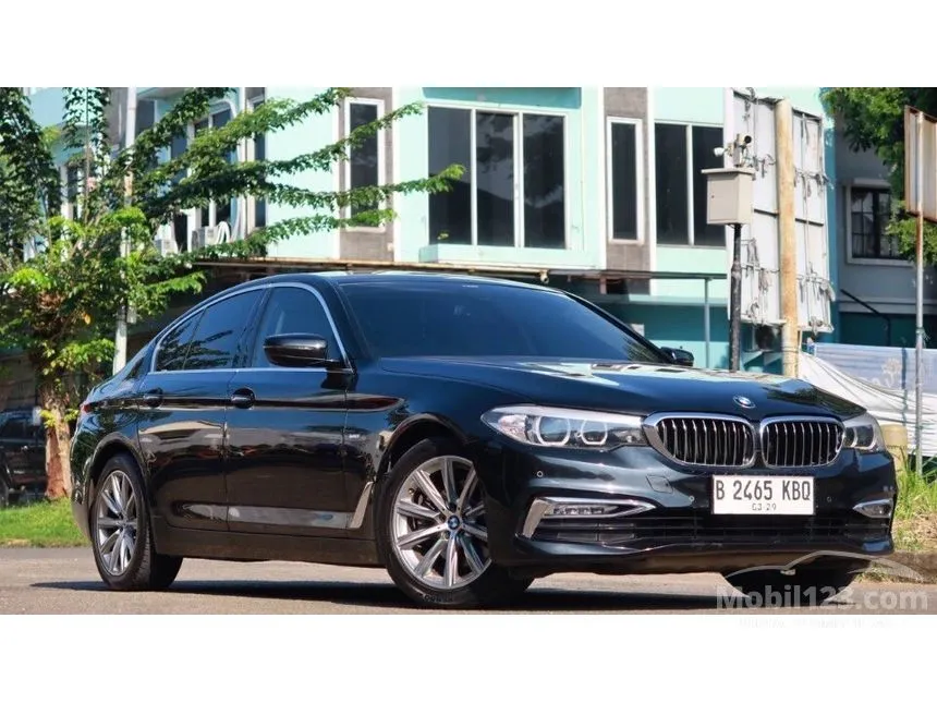 Jual Mobil BMW 520i 2018 Luxury 2.0 di Banten Automatic Sedan Hitam Rp 475.000.000