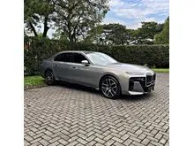 2023 BMW 735i 3.0 M Sport Sedan LOW ODO 2 RIBU BERGARANSI LIKE NEW 735li i7 2024 2025