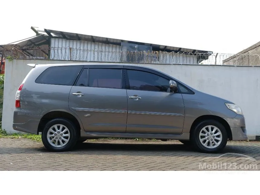 2012 Toyota Kijang Innova V MPV