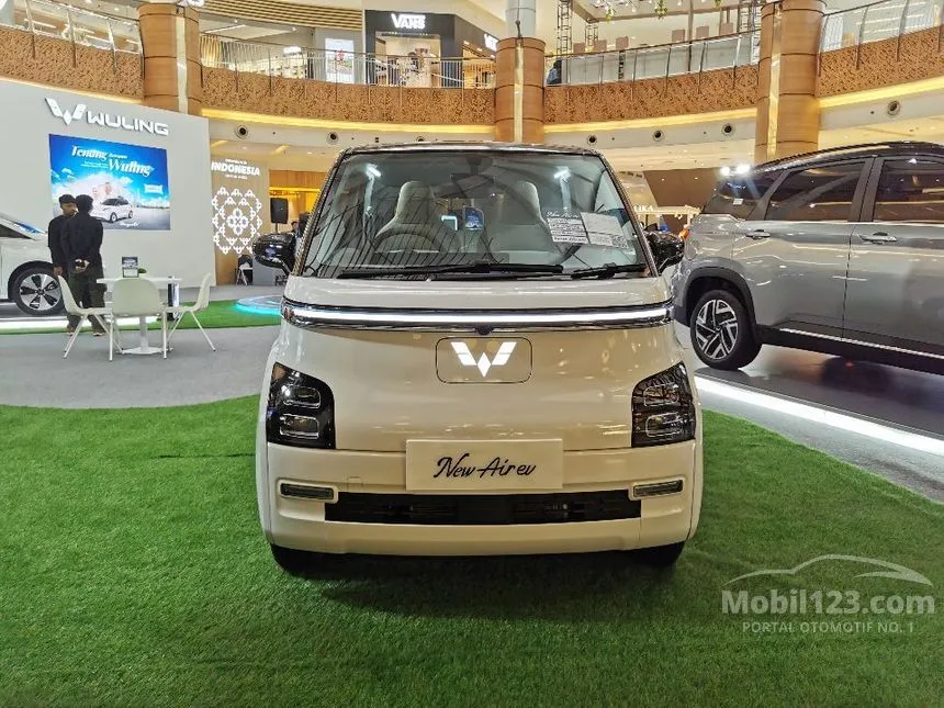 Jual Mobil Wuling Air EV 2024 Long Range di Jawa Barat Automatic Hatchback Putih Rp 235.000.000