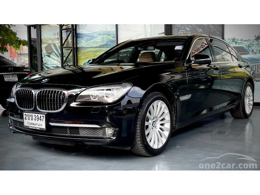 2013 BMW 740Li Sedan