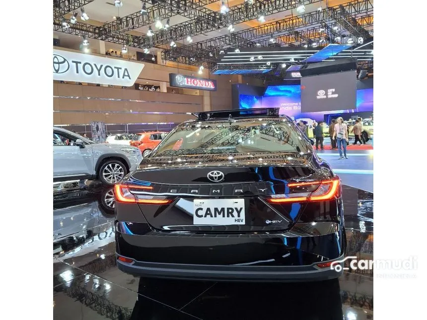 2025 Toyota Camry HEV Sedan