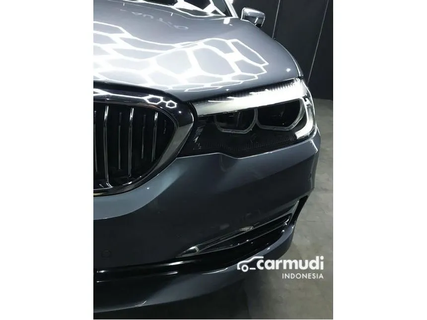 2017 BMW 530i Luxury Sedan
