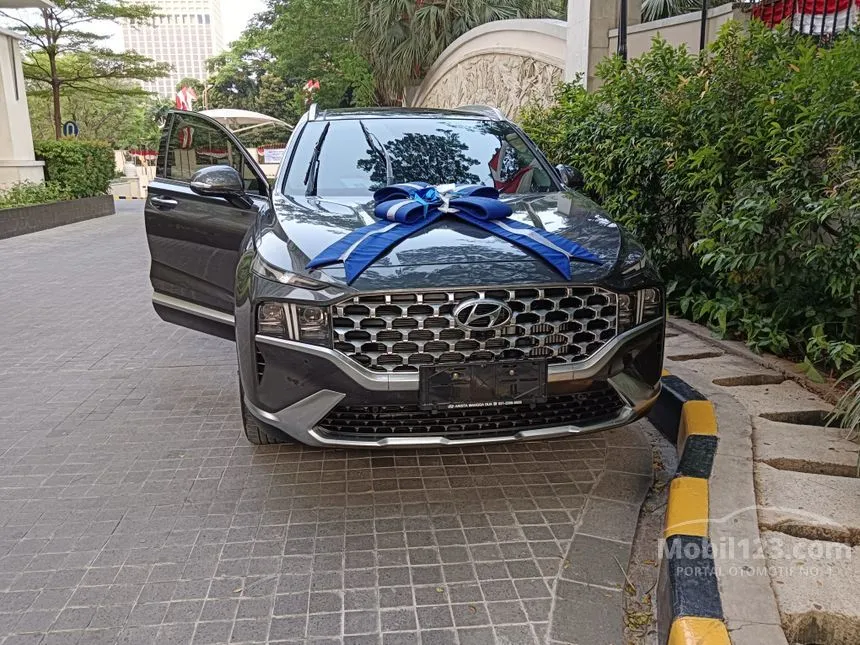 Jual Mobil Hyundai Santa Fe 2023 CRDi Signature 2.2 di Jawa Barat Automatic SUV Abu