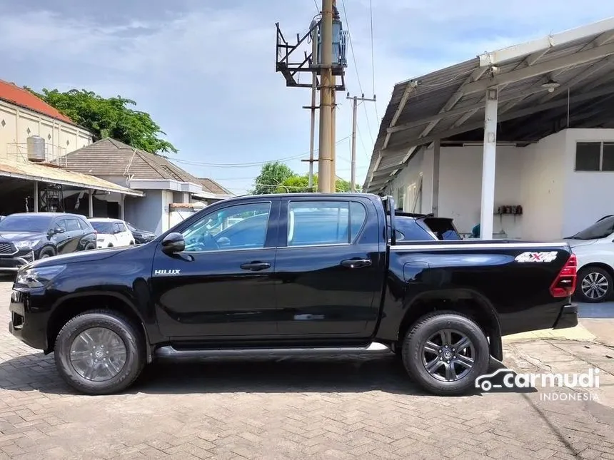 2025 Toyota Hilux V Pickup
