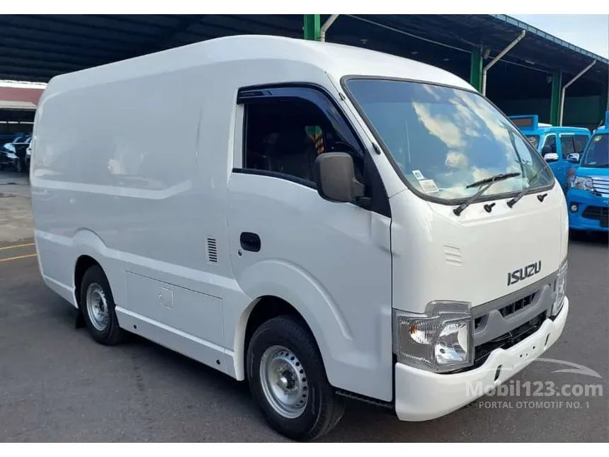 2025 Isuzu Traga Blindvan Van