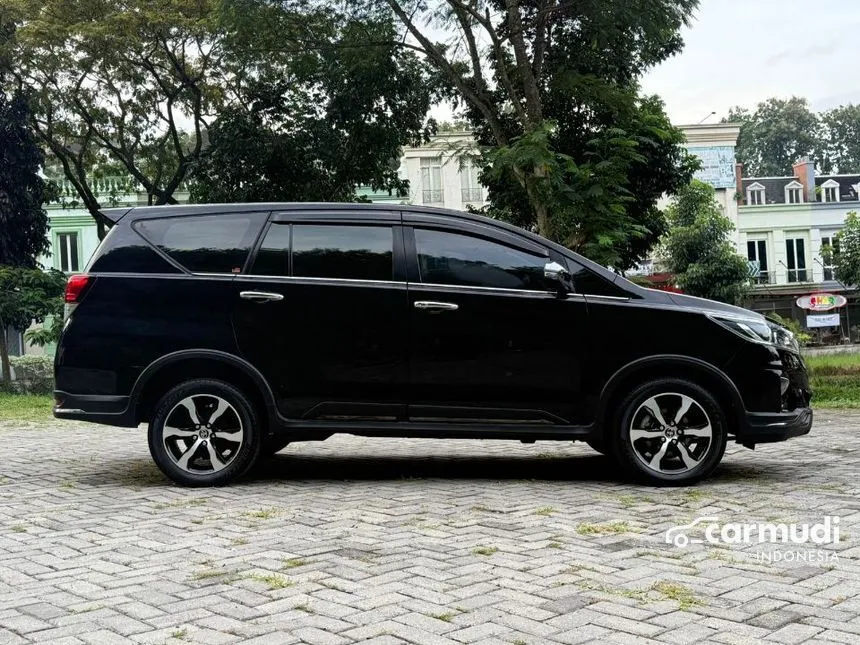 2022 Toyota Kijang Innova Venturer MPV