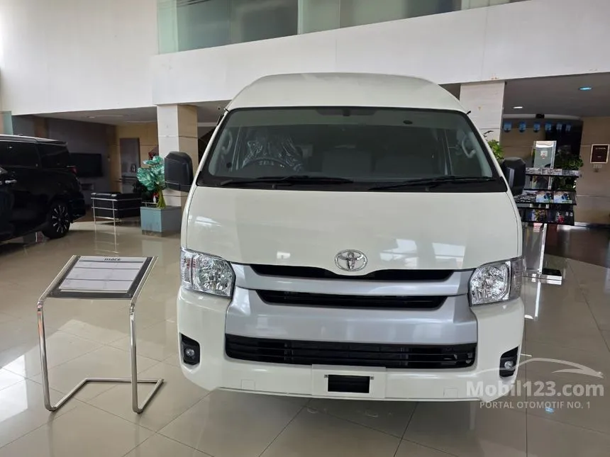 Jual Mobil Toyota Hiace 2024 Commuter 3.0 di DKI Jakarta Manual Van Putih Rp 540.000.000