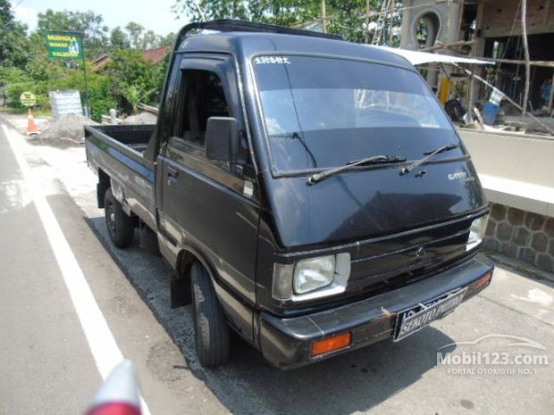 Suzuki Carry Mobil bekas dijual di Jawa-timur Indonesia 