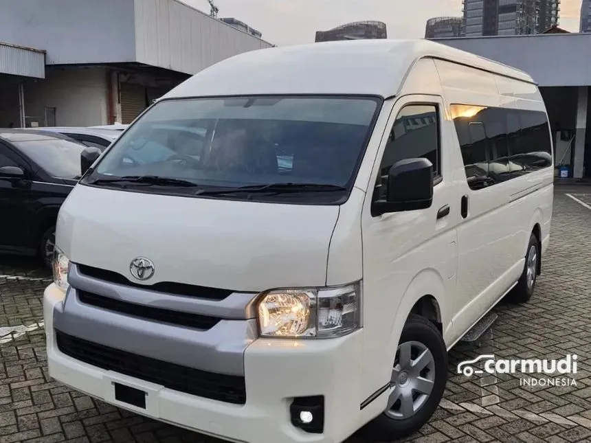 2024 Toyota Hiace Commuter Van Wagon