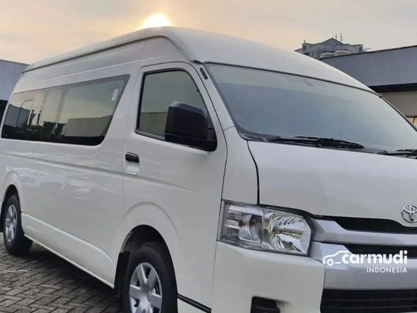 2024 Toyota Hiace Commuter Van Wagon