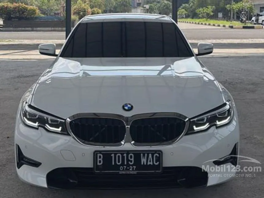 Jual Mobil BMW 320i 2022 Sport 2.0 di DKI Jakarta Automatic Sedan Putih Rp 700.000.000