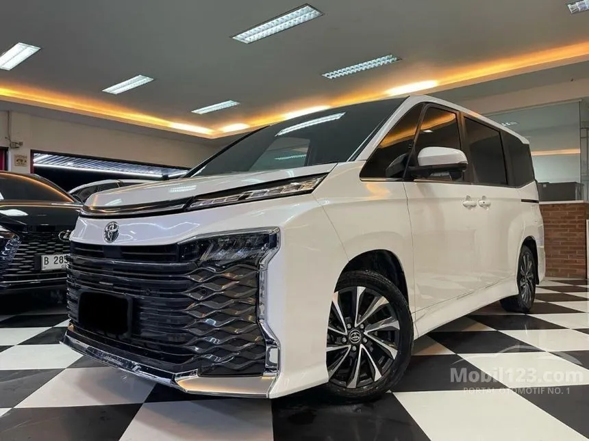 Jual Mobil Toyota Voxy 2024 (Premium Color) 2.0 di DKI Jakarta Automatic MPV Putih Rp 540.000.000