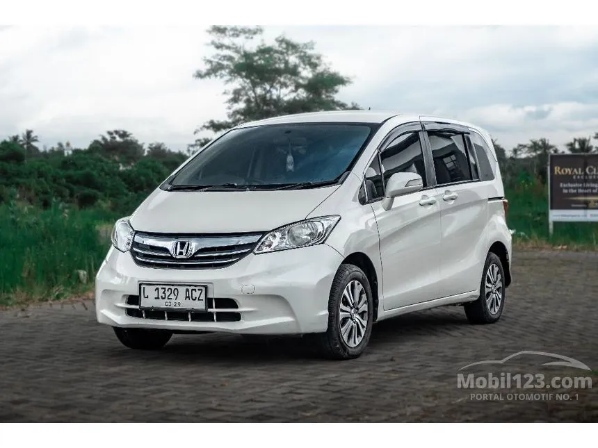 Jual Mobil Honda Freed 2012 Power Sliding Door 1.5 di Jawa Timur Automatic MPV Putih Rp 149.000.000