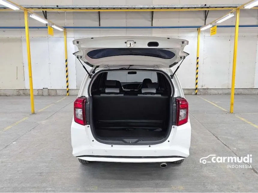 2019 Daihatsu Sigra R Deluxe MPV