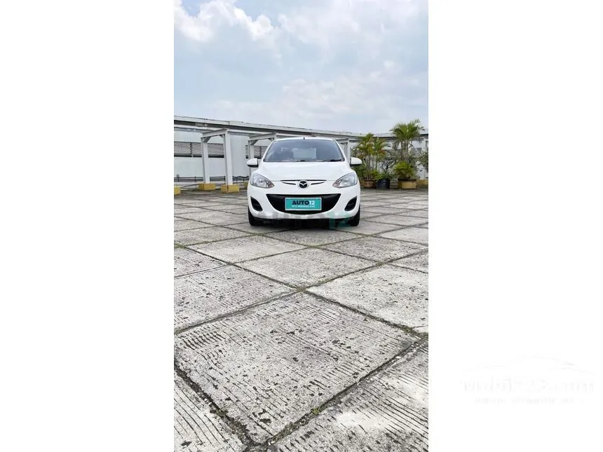 Jual Mobil Mazda 2 2013 V 1.5 di DKI Jakarta Automatic Hatchback Putih Rp 105.000.000