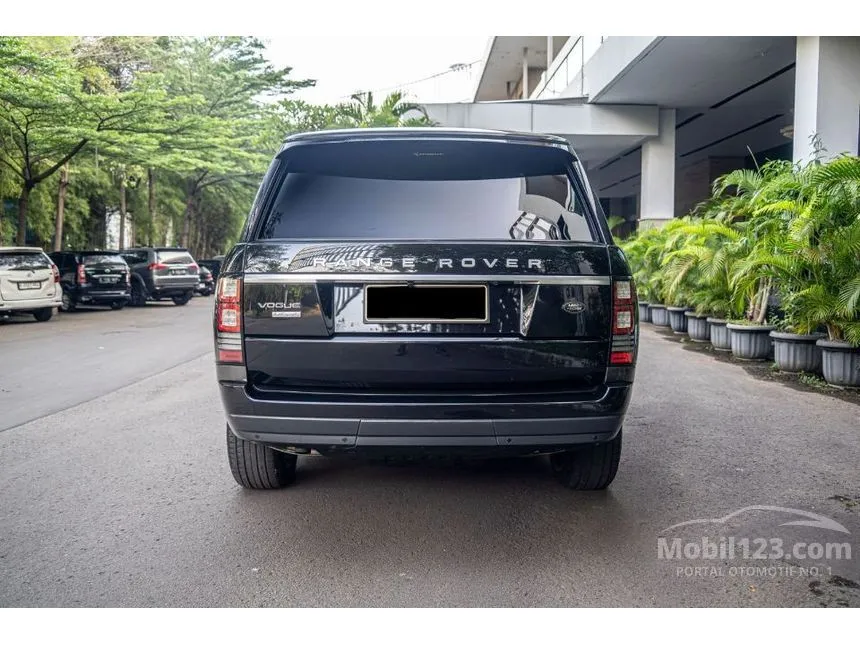 2013 Land Rover Range Rover Vogue SUV