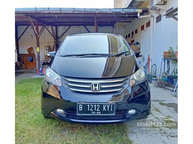 Honda Freed Mobil bekas dijual di Jawa-tengah Indonesia 