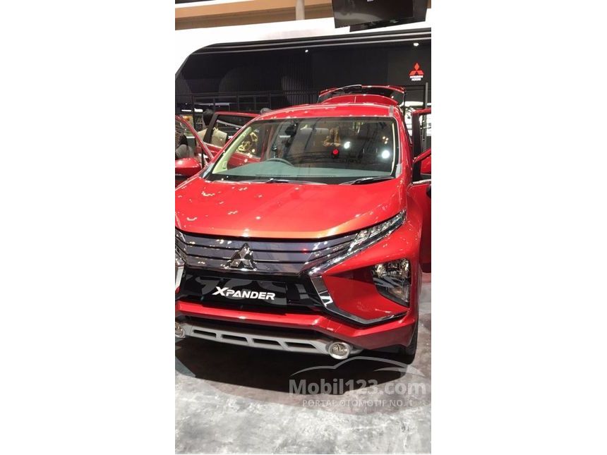  Gambar  Mobil  Expander Warna Merah