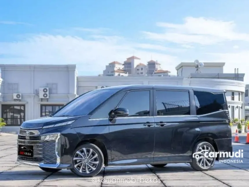 2022 Toyota Voxy Van Wagon