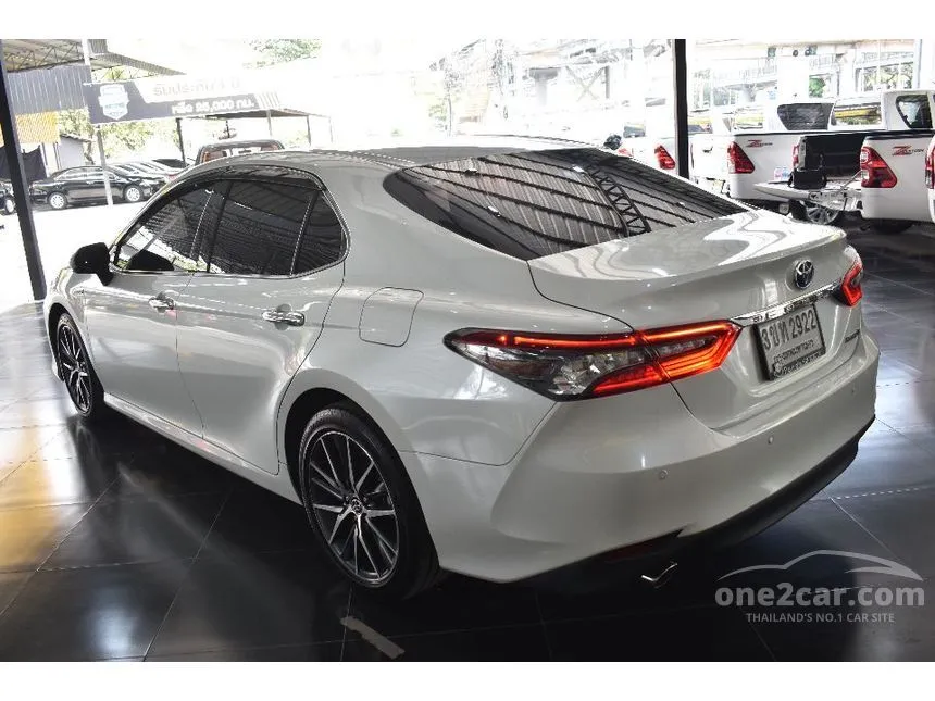 2022 Toyota Camry HEV Premium Sedan