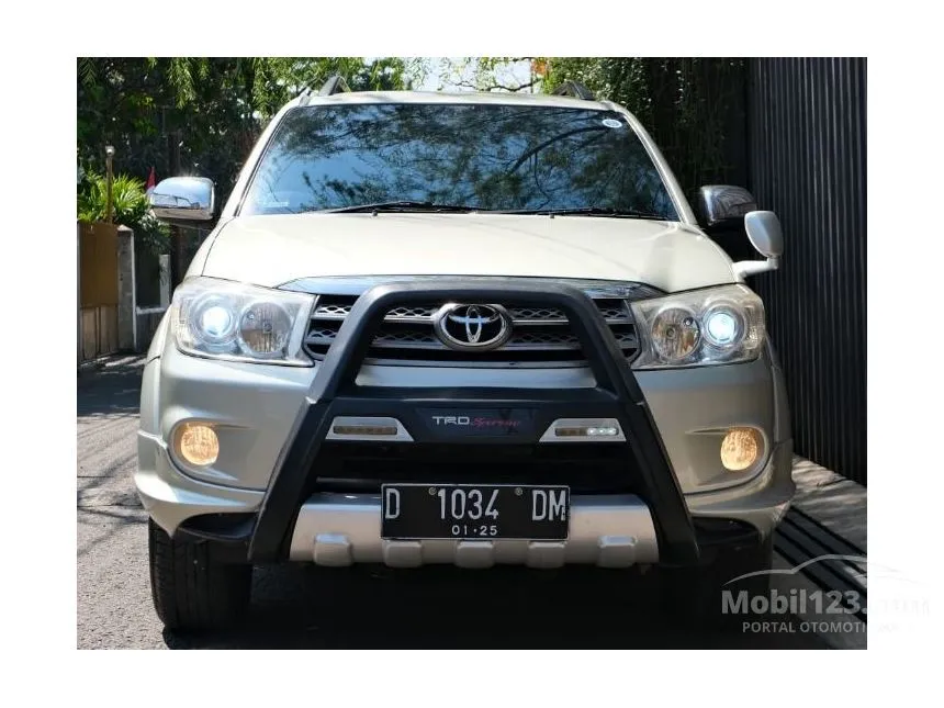 Jual Mobil Toyota Fortuner 2009 G 2.5 di Jawa Barat Automatic SUV Silver Rp 195.000.000