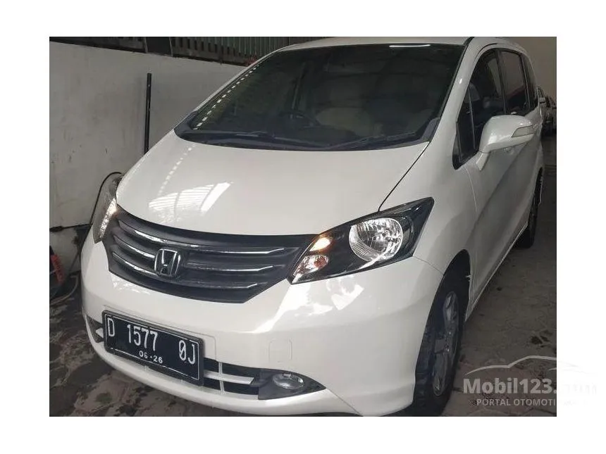 Jual Mobil Honda Freed 2011 1.5 1.5 di Jawa Barat Automatic MPV Putih Rp 151.000.000