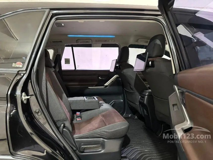 2023 Toyota Kijang Innova Zenix V (Non Premium Color) MPV