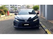 2023 Toyota Camry 2.5 V Sedan hitam km 49 ribuan
