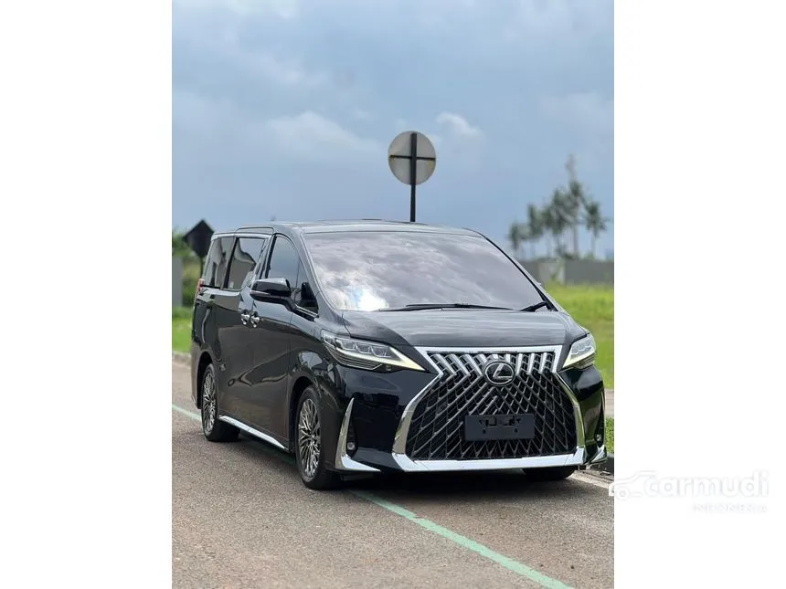 2020 Lexus LM 350 7 Seater MPV